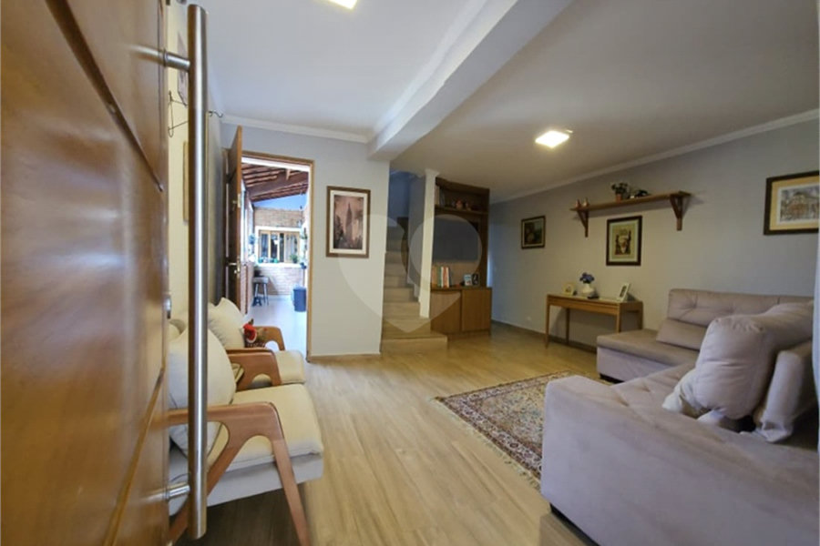 Sobrado à venda com 3 quartos, sendo 1 suíte, em Jardim Peri, São Paulo, SP