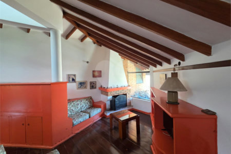 Casa à venda com 4 quartos, sendo 2 suítes, em Cidade São Francisco, São Paulo, SP