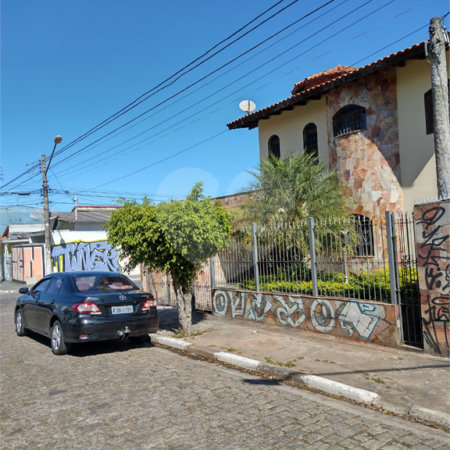 Sobrado à venda com 3 quartos, sendo 2 suítes, em Cidade Cruzeiro do Sul, Suzano, SP