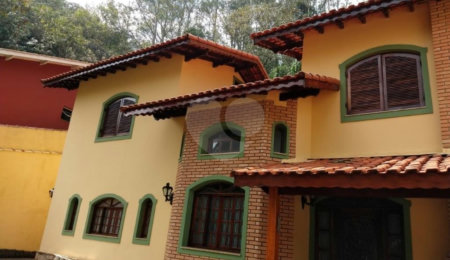 Casa à venda com 4 quartos, sendo 1 suíte,  no condomínio Parque Imperial da Cantareira, Mairiporã - SP