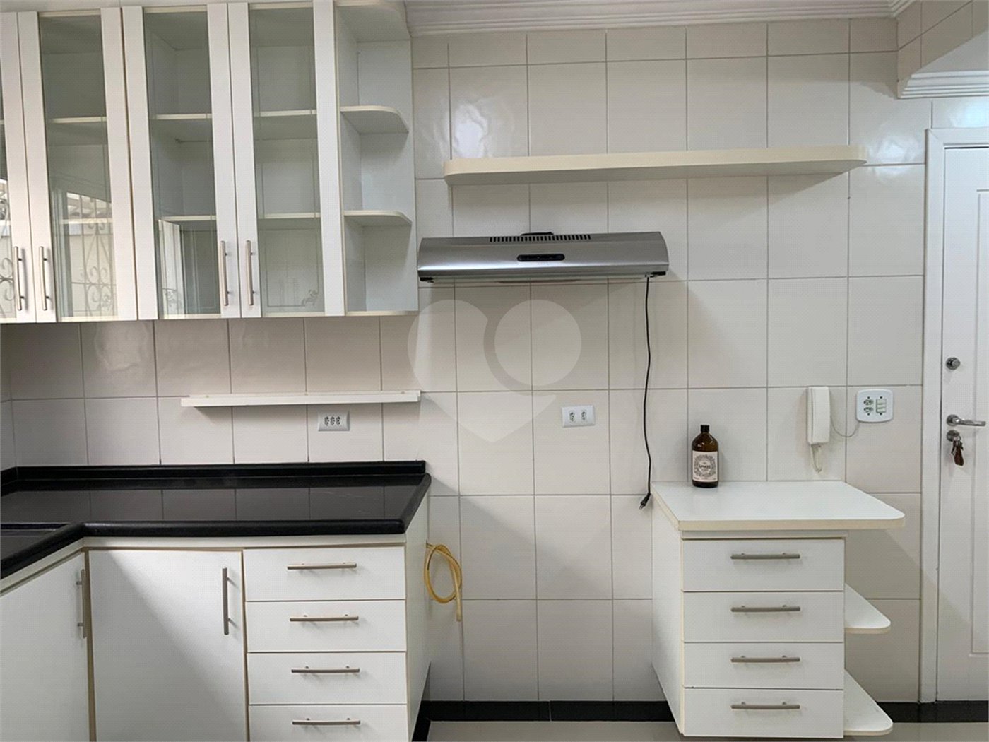 Sobrado à venda com 4 quartos, sendo 1 suíte, em Vila Campo Grande, São Paulo, SP