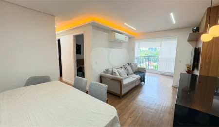 Apartamento à venda com 3 quartos, sendo 1 suíte,  em Santo Amaro, São Paulo, SP