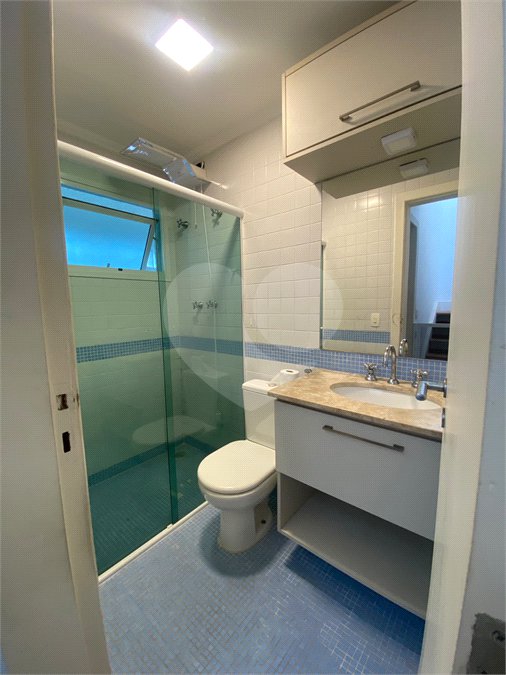 Casa à venda com 3 quartos, sendo 1 suíte, no condomínio Village Santa Cecilia, São Paulo - SP