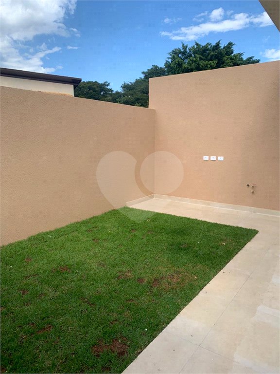 Casa à venda com 3 suítes em Vila Petrópolis, Atibaia, SP