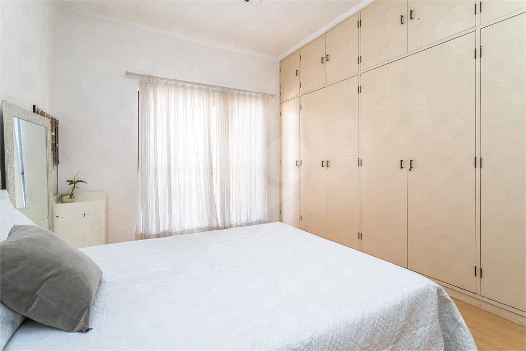 Casa à venda com 4 quartos, sendo 3 suítes, em Vila Mariana, São Paulo, SP