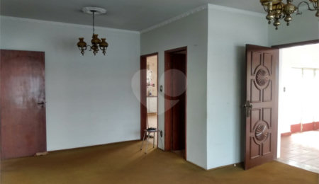 Casa à venda com 6 quartos, sendo 1 suíte, no Centro, Itapetininga, SP