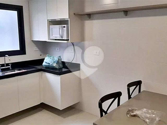 Sobrado à venda com 2 quartos em Santana, São Paulo, SP