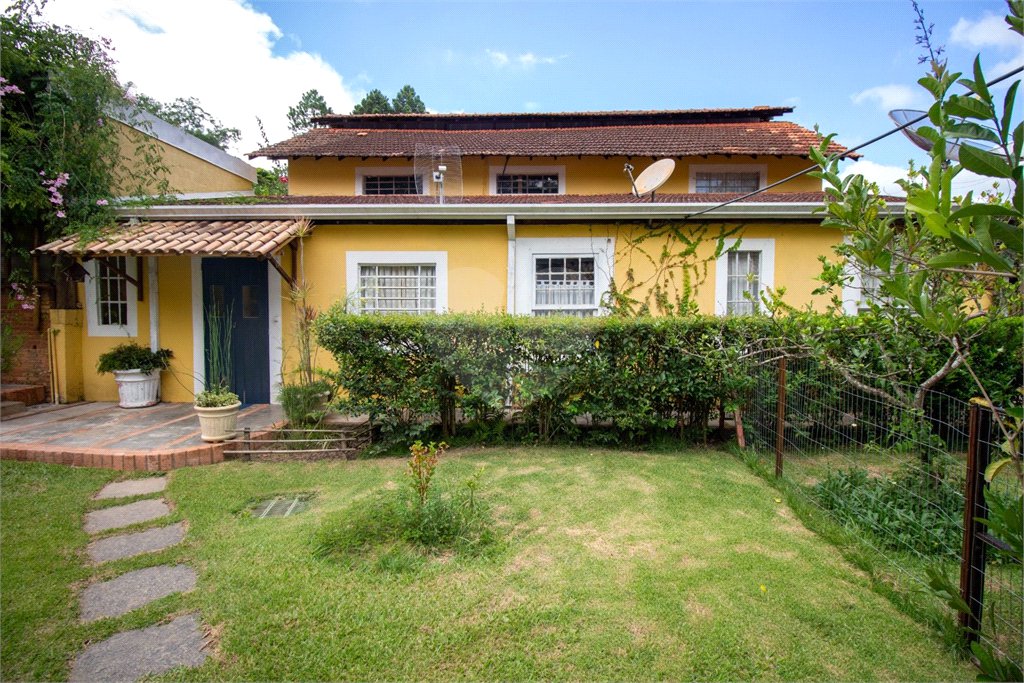 Chácara à venda com 5 quartos, sendo 4 suítes, no Centro (canguera), São Roque, SP