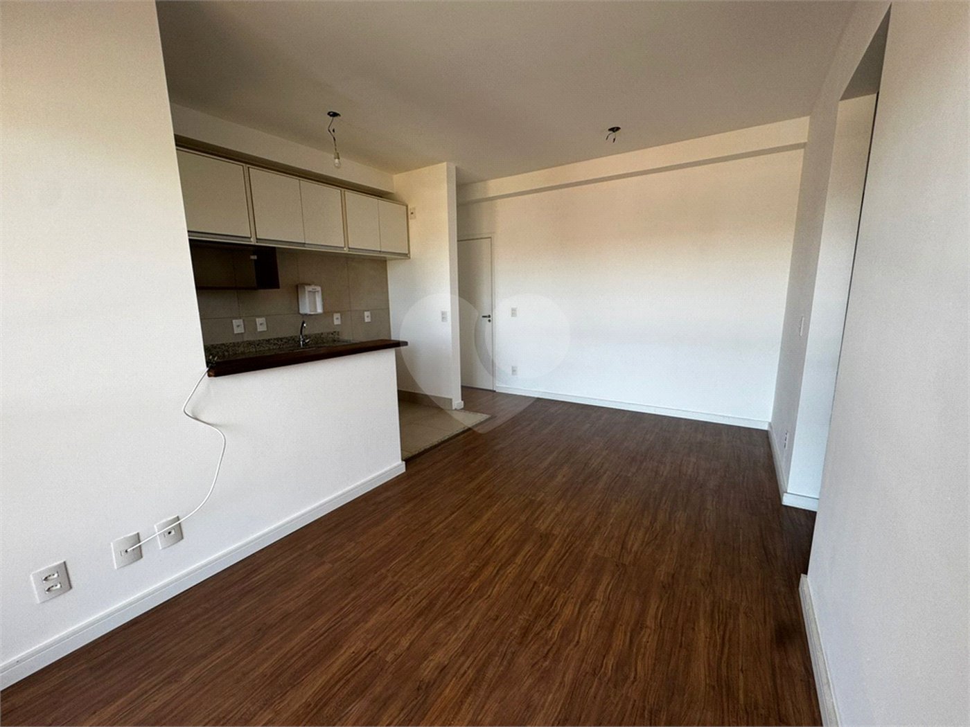 Apartamento à venda ou para alugar com 3 quartos, sendo 1 suíte,  em Vila Trujillo, Sorocaba, SP