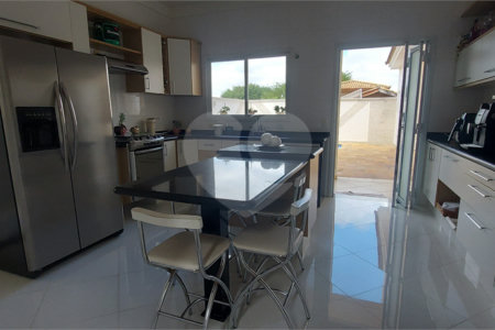 Casa à venda ou para alugar com 3 suítes no condomínio Residencial Villa dos Inglezes, Sorocaba - SP