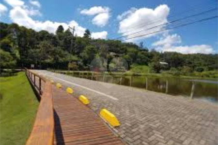 Casa à venda com 4 quartos, sendo 3 suítes,  no condomínio Vale da Santa Fé, Vinhedo - SP