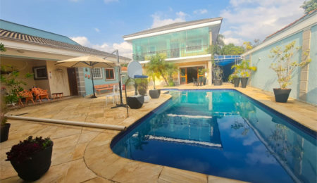 Casa à venda com 3 suítes em Interlagos, São Paulo, SP
