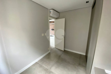 Apartamento para alugar com 2 quartos, sendo 1 suíte,  em Vila Gertrudes, São Paulo, SP