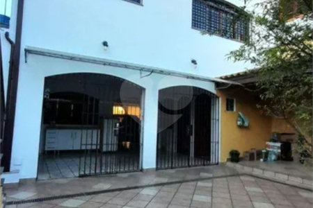 Sobrado à venda com 4 quartos, sendo 1 suíte, em Jardim Pinheiros, São Paulo, SP
