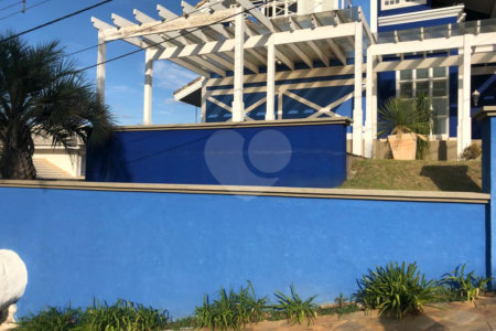 Casa à venda com 4 suítes no condomínio Osato, Atibaia - SP