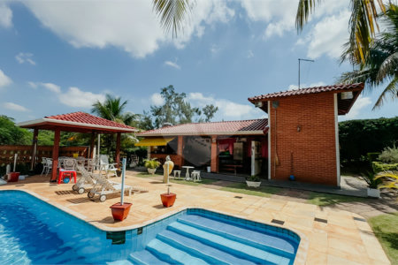 Casa à venda com 4 suítes no condomínio Monte Belo, Salto - SP