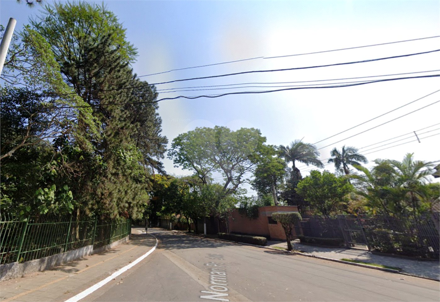Terreno à venda com 1 suíte em Interlagos, São Paulo, SP