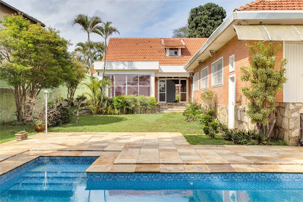 Casa Térrea à venda com 3 quartos, sendo 1 suíte, em Interlagos, São Paulo, SP