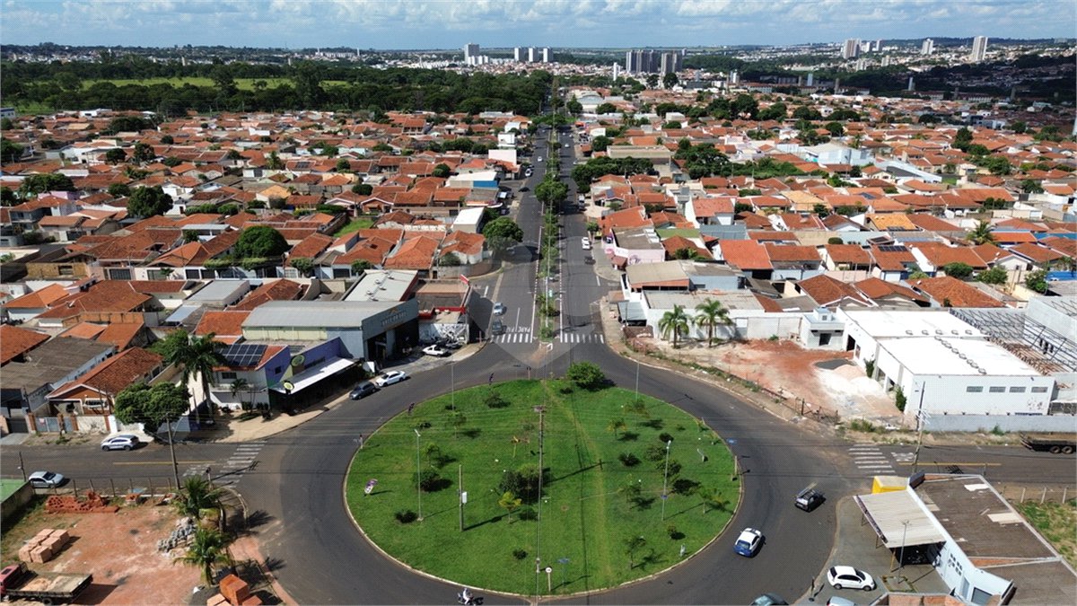 Casa à venda com 3 quartos, sendo 1 suíte, em Parque Residencial Vale do Sol, Araraquara, SP