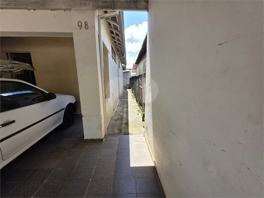 Casa térrea à venda com amplo quintal e grande potencial na Vila Nery