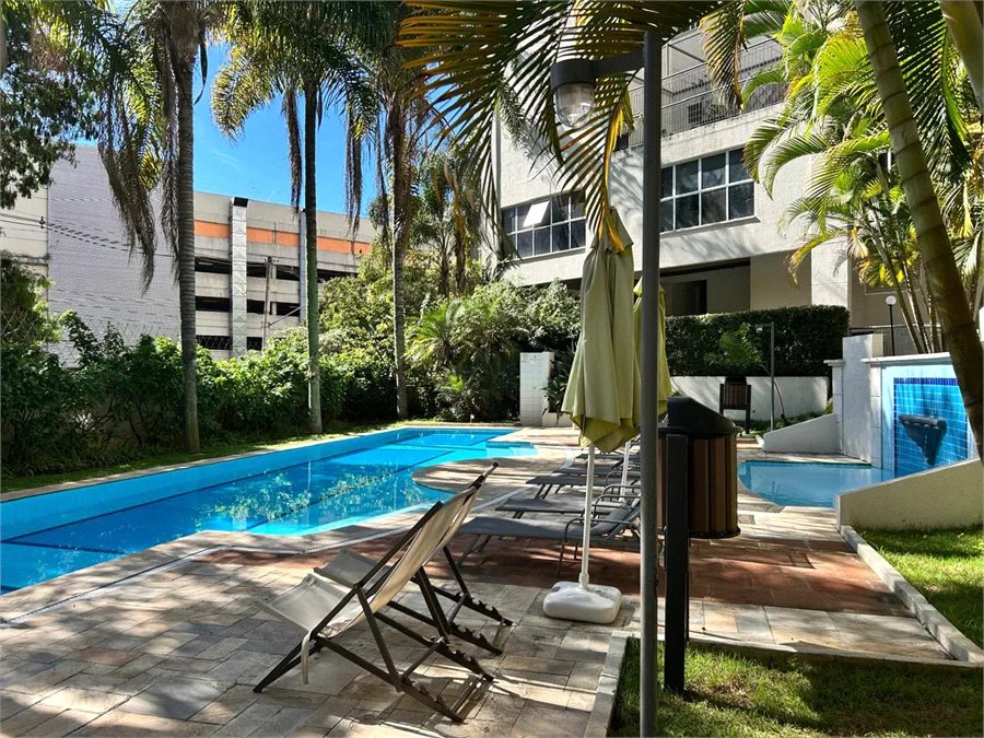 Apartamento à venda com 2 quartos, sendo 1 suíte,  em Vila Andrade, São Paulo, SP