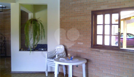 Casa à venda com 2 quartos, sendo 1 suíte, no condomínio Novo Horizonte, Piracaia - SP