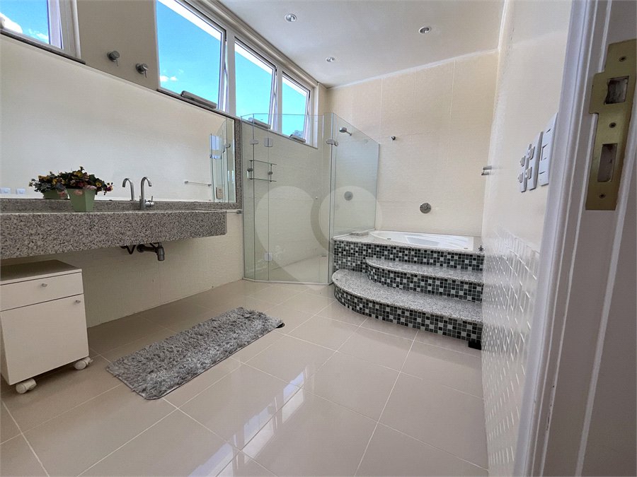 Casa à venda com 6 quartos, sendo 5 suítes, no condomínio City Castelo, Itu - SP