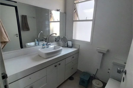 Apartamento à venda com 3 quartos, sendo 1 suíte,  em Vila Andrade, São Paulo, SP