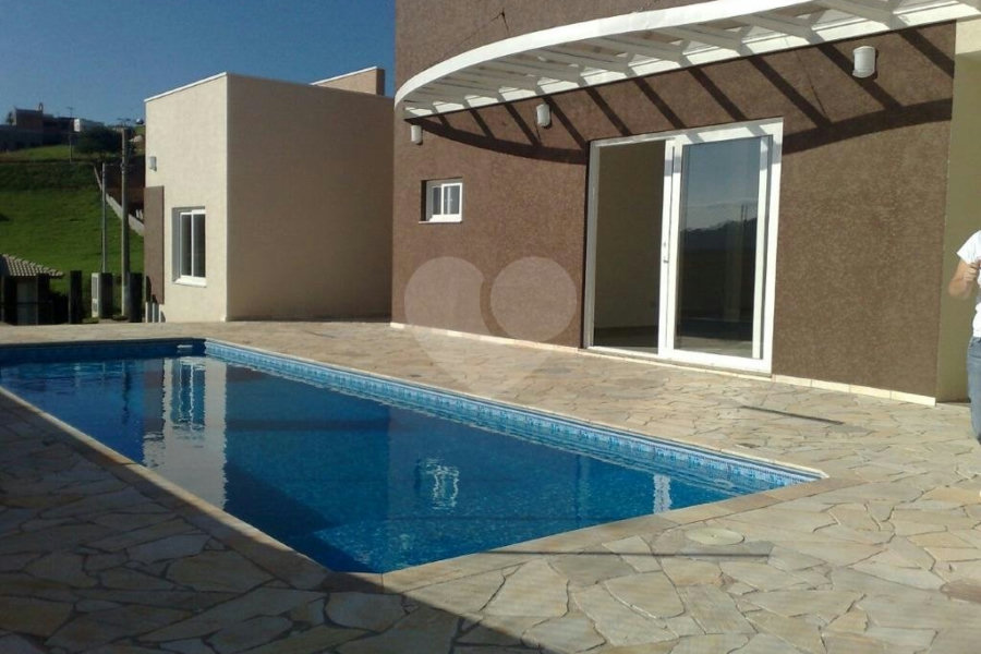 Casa à venda com 4 suítes em Guaxinduva, Atibaia, SP