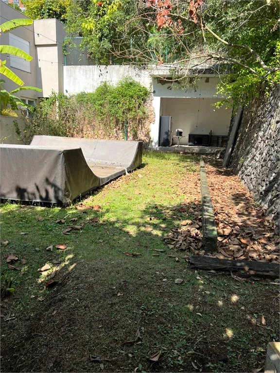 Terreno à venda no condomínio Jardim Vitória Régia, São Paulo - SP
