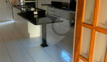 Casa à venda ou para alugar com 4 quartos, sendo 2 suítes,  no condomínio Tereza Cristina, Jundiaí - SP