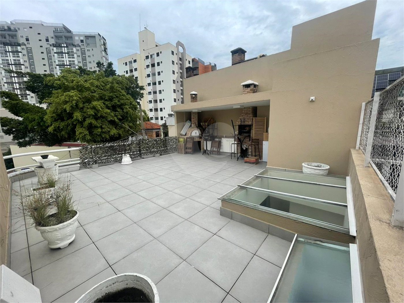 Casa à venda com 4 quartos, sendo 2 suítes, no condomínio Narandiba 23, São Paulo - SP