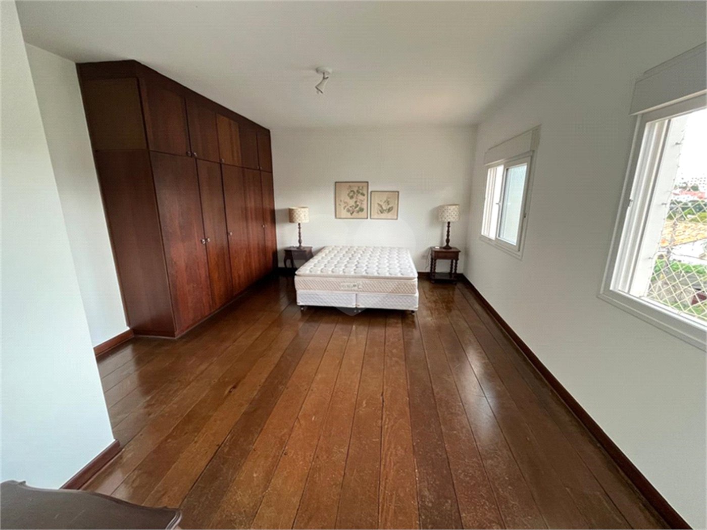 Casa à venda com 4 quartos, sendo 2 suítes,  em Vila Inah, São Paulo, SP