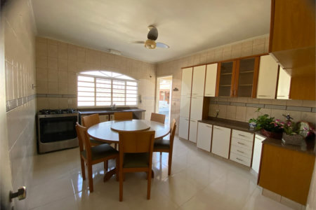 Casa Térrea para alugar com 3 quartos, sendo 1 suíte, em Jardim Alvinópolis, Atibaia, SP