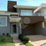 Casa à venda com 3 suítes no condomínio Picollo, Louveira - SP