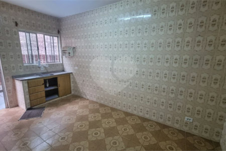 Sobrado à venda com 7 quartos em Parque Peruche, São Paulo, SP