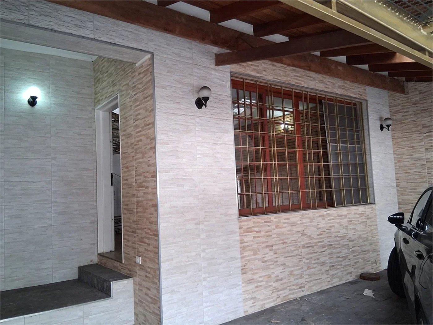 Casa ampla com 3 dormitórios, 2 vagas , quintal Parada Inglesa