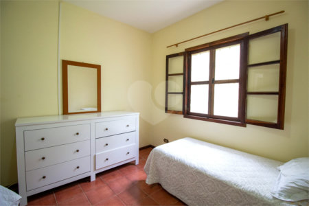 Casa à venda ou para alugar com 5 quartos, sendo 2 suítes, no condomínio Restinga Verde, São Roque - SP
