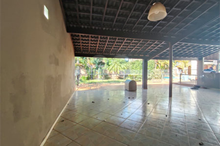 Casa Térrea à venda com 4 quartos, sendo 1 suíte, em Vila Mazzei, Itapetininga, SP