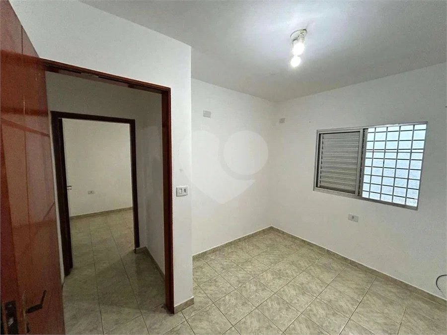 Casa à venda na Vila Galvão, com 210 m²