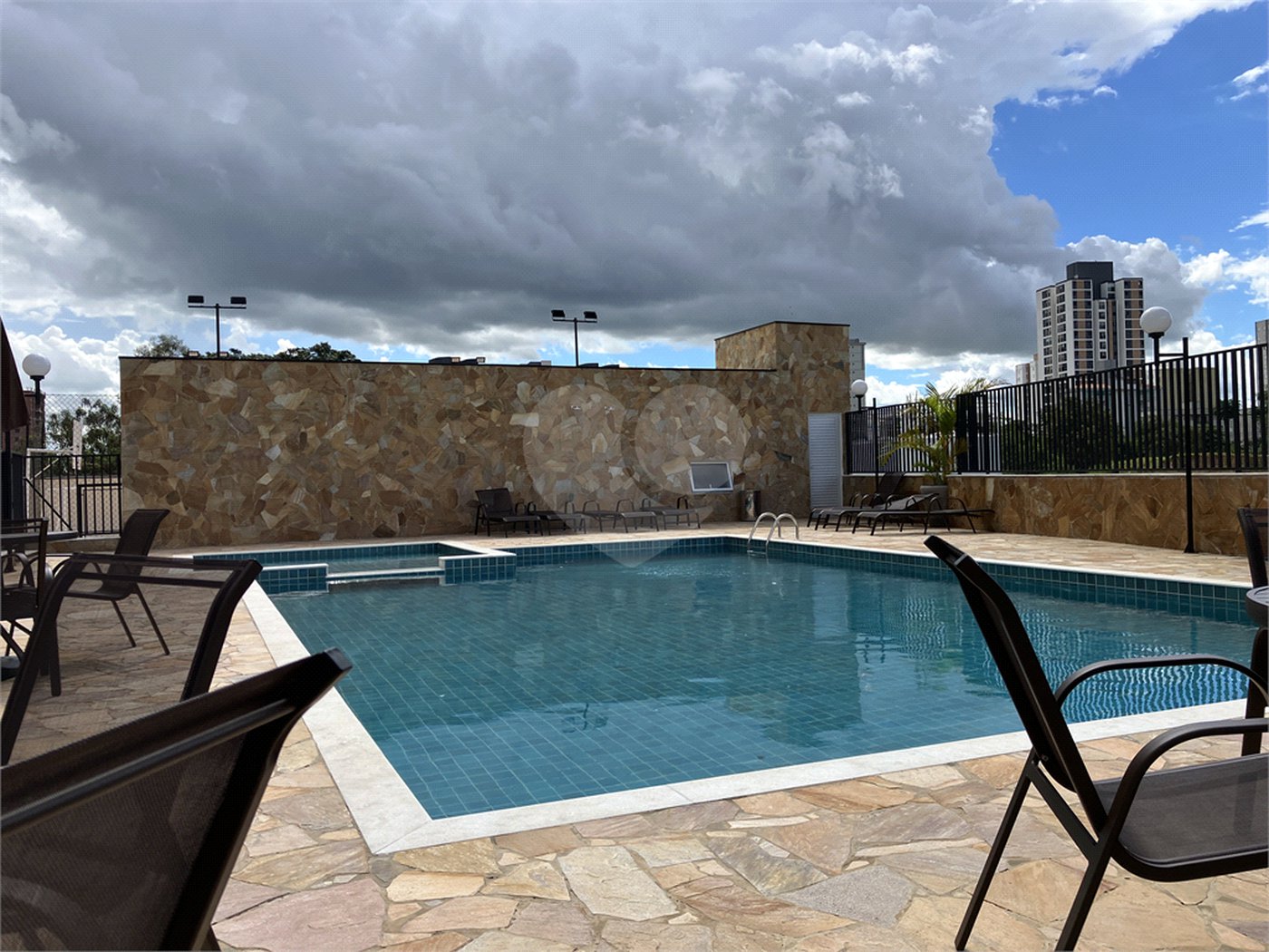 Apartamento à venda com 3 quartos, sendo 1 suíte,  em Parque Campolim, Sorocaba, SP