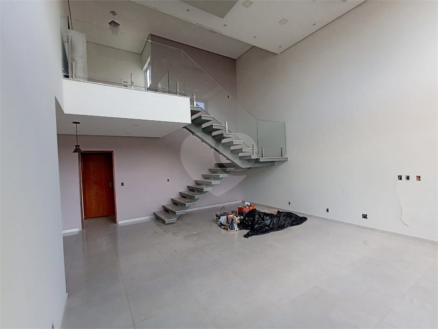 Casa à venda com 3 quartos, sendo 1 suíte, no condomínio Residencial Golden Ville, Itapetininga - SP