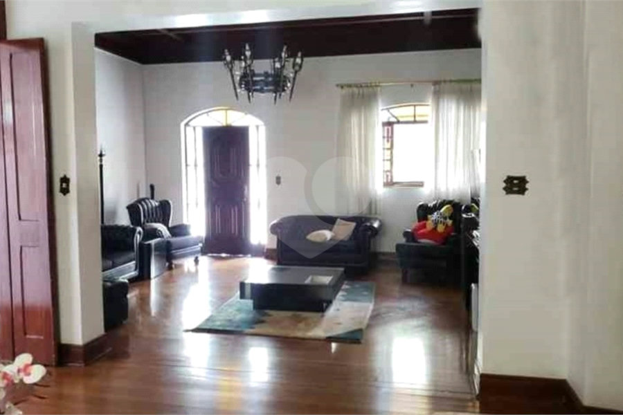 Casa à venda com 4 quartos, sendo 2 suítes, em Horto, São Paulo, SP