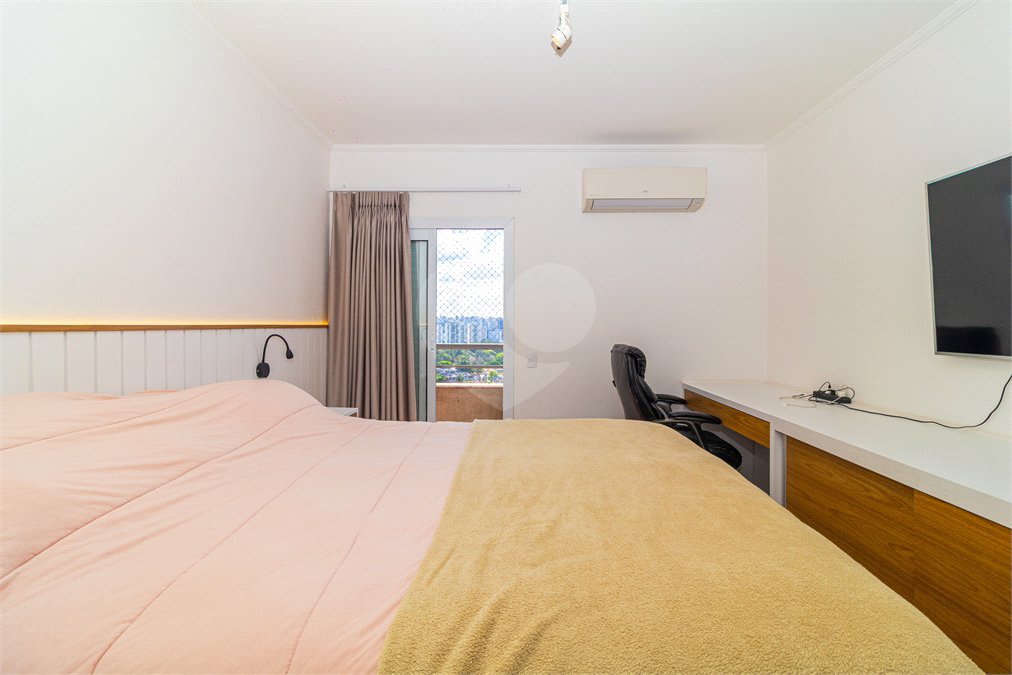 Apartamento à venda com 3 quartos, sendo 1 suíte,  em Alto da Boa Vista, São Paulo, SP