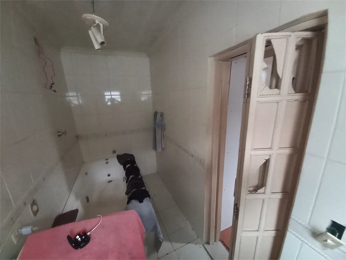 Sobrado à venda com 3 quartos, sendo 1 suíte,  em Jardim Helga, São Paulo, SP