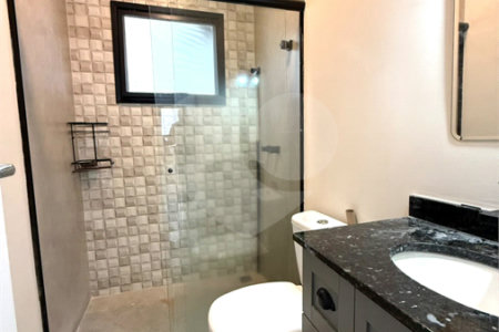 Casa à venda ou para alugar com 3 quartos, sendo 1 suíte, no condomínio Residencial Marchant Buarque, Atibaia - SP