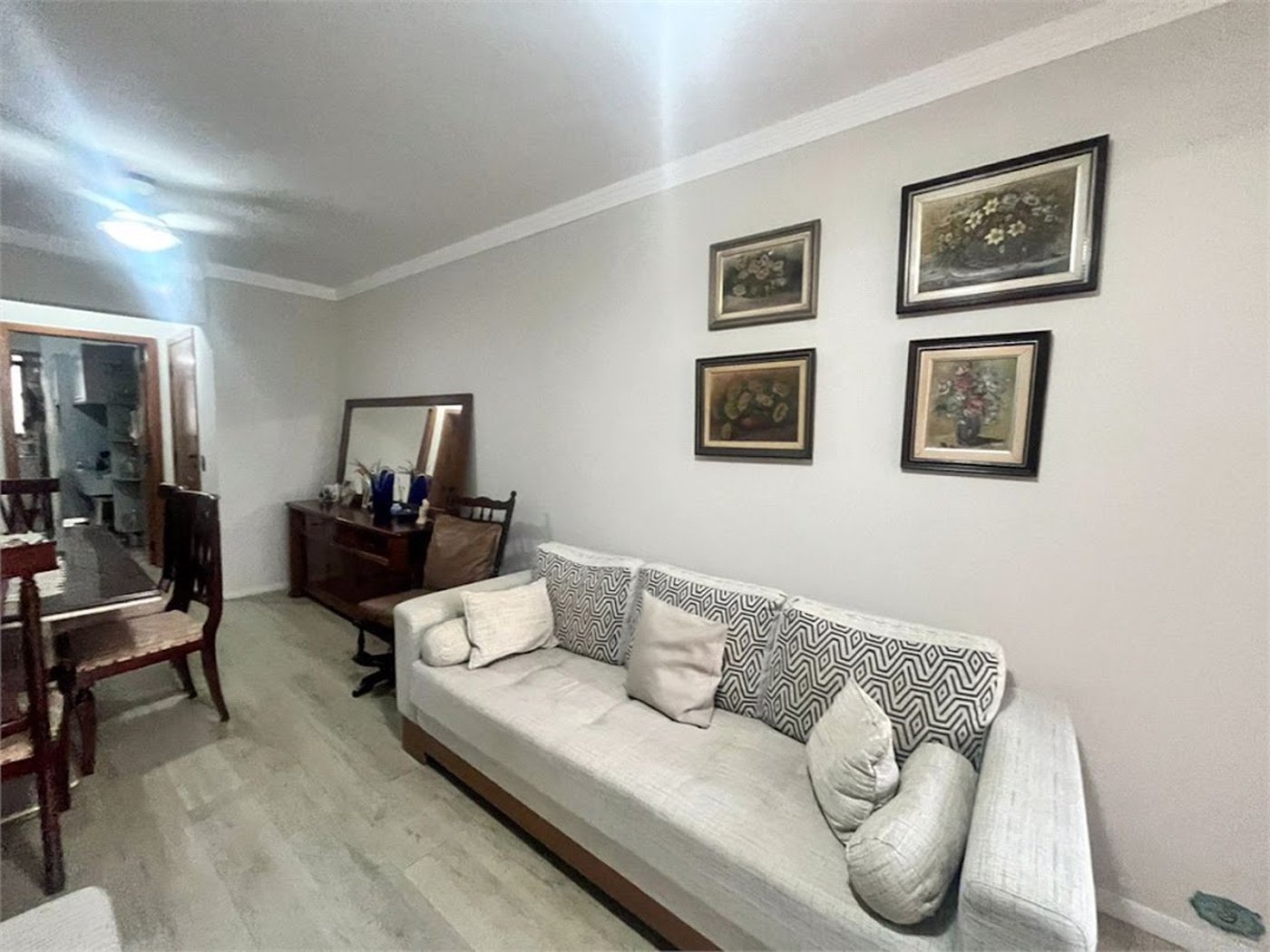 Apartamento com 2 Quartos e 2 Vagas à Venda em Pitangueiras – Guarujá/SP