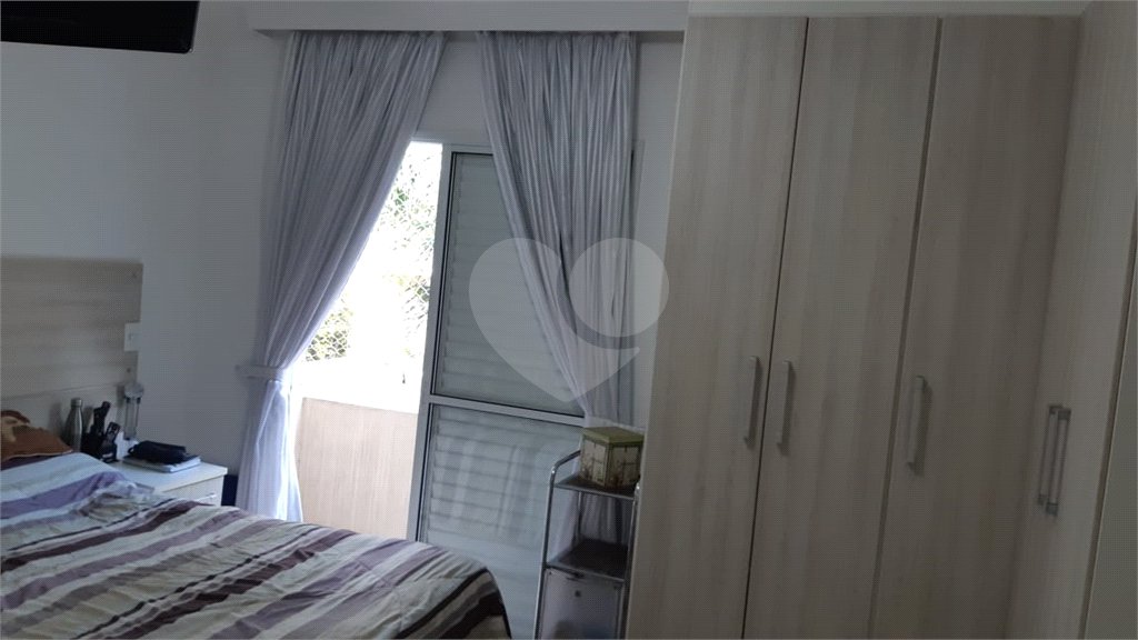 Casa à venda com 3 quartos, sendo 1 suíte, no condomínio Village St. Louis, São Paulo - SP
