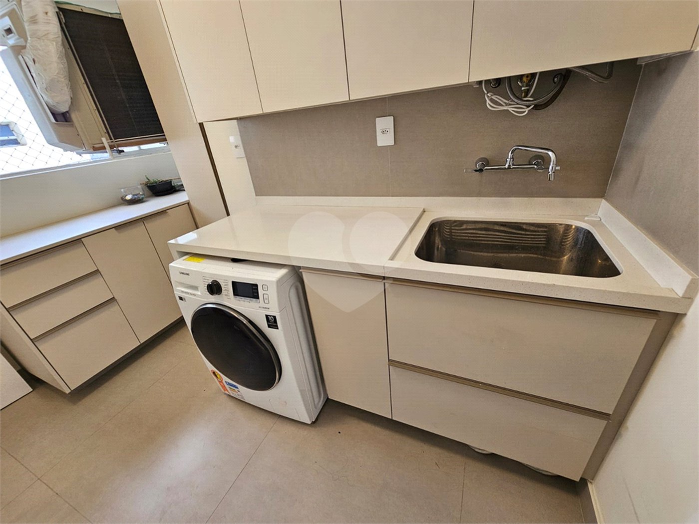Apartamento à venda com 3 quartos, sendo 1 suíte, em Santo Amaro, São Paulo, SP
