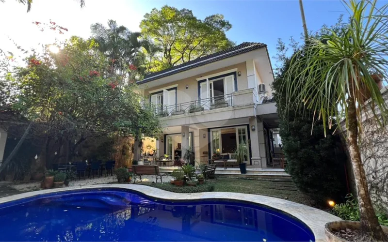 Sobrado à venda com 4 suítes em Jardim Marajoara, São Paulo, SP